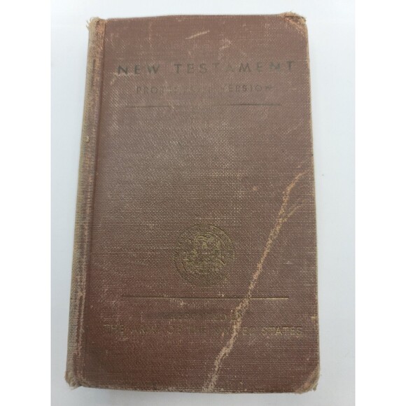EARLY WWII 1942 US Soldier Named and Inscribed Bible - Picture 1 of 9